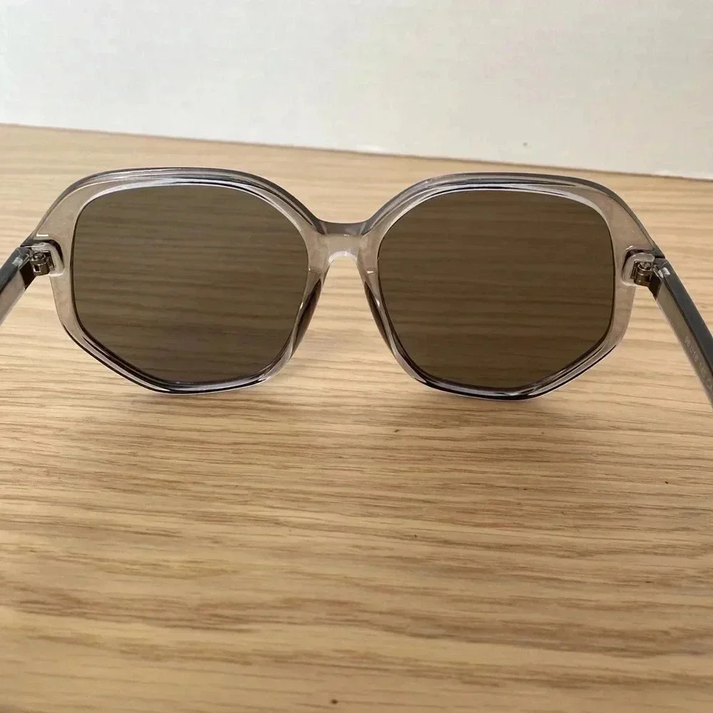 🆕Fashion Plastic Grey Sunglasses🆕